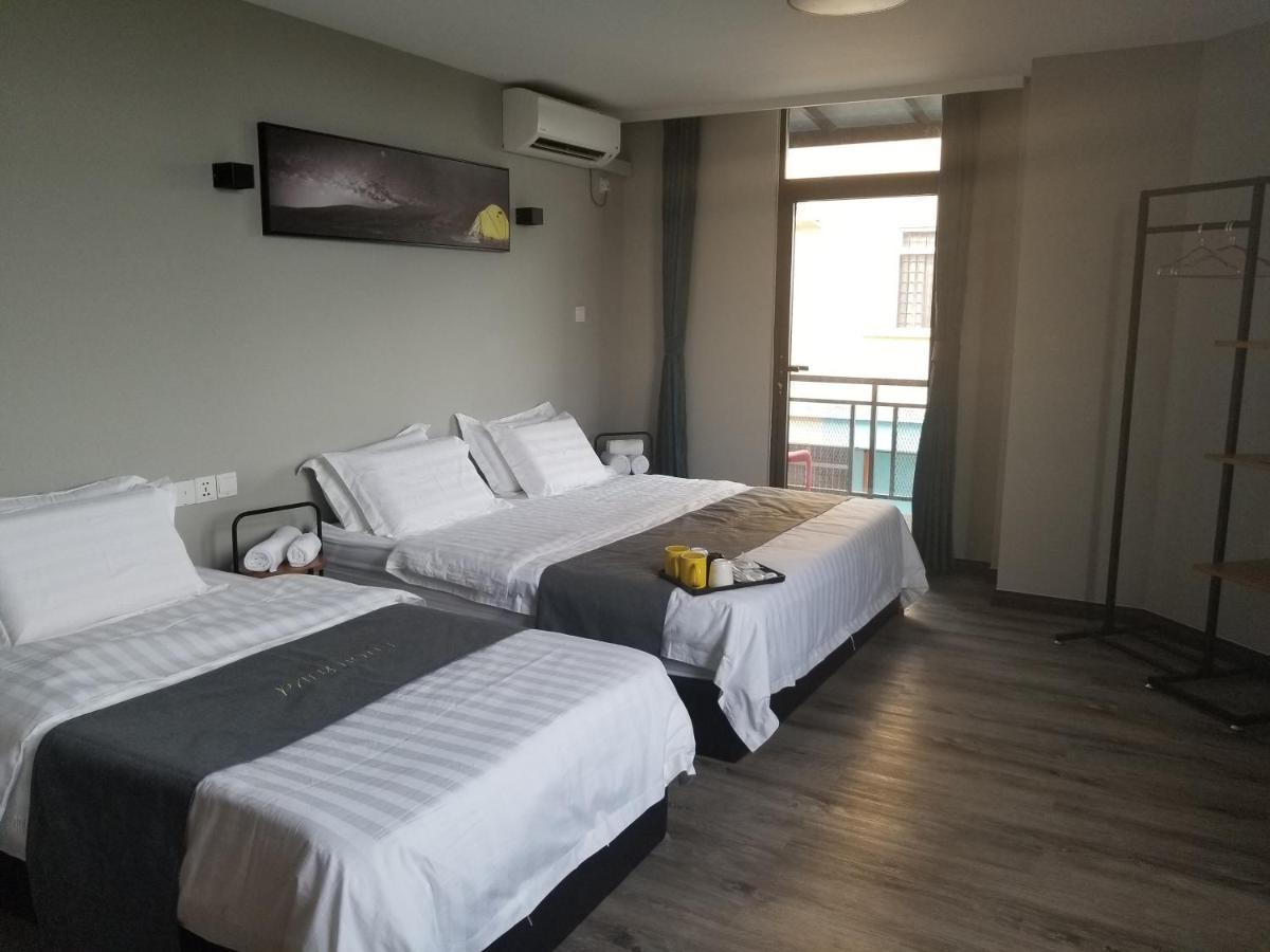 Paly Hotel Семпорна Екстериор снимка