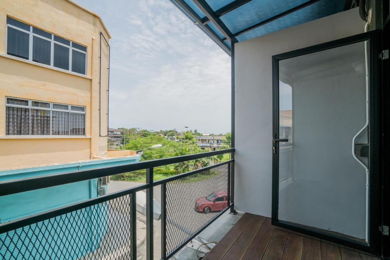 Paly Hotel Семпорна Екстериор снимка